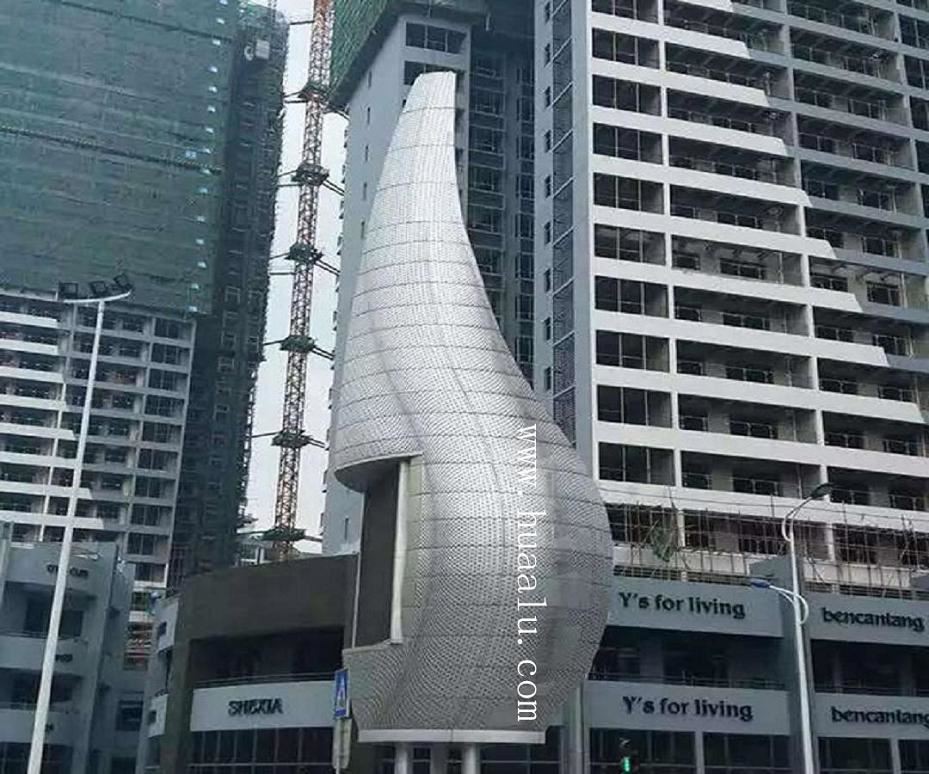 curved-solid-aluminium-panel